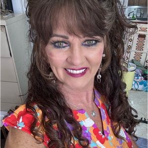 Meet your Posher, Linda